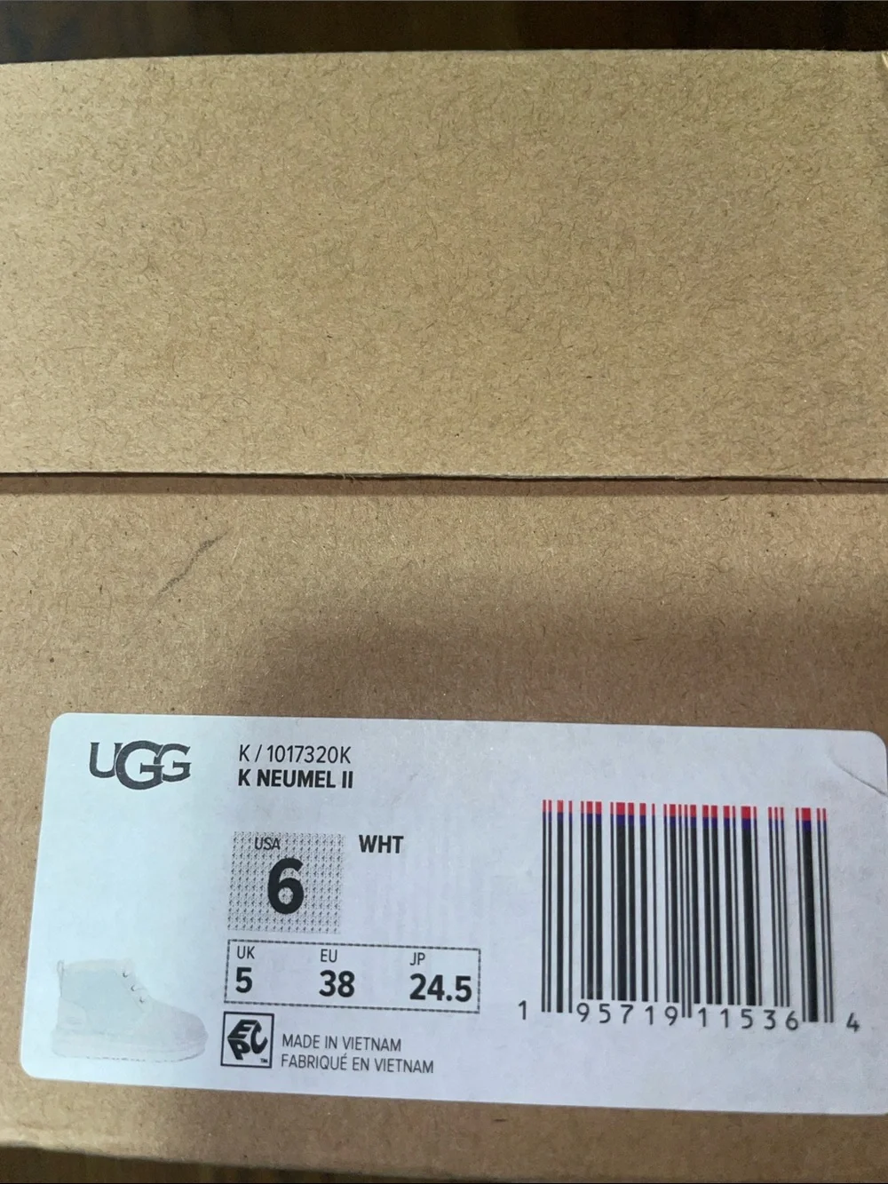 UGG Neumel Chukka boot NIB